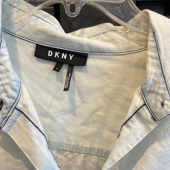 DKNY Ombre Denim Button-Up Shirt | Size M | Blue Gradient Long Sleeve - Picture 4 of 5